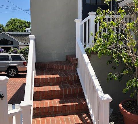 Private entrance stairway.