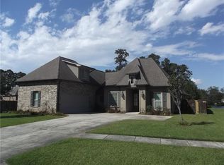 501 English Oak Dr, Madisonville, LA 70447