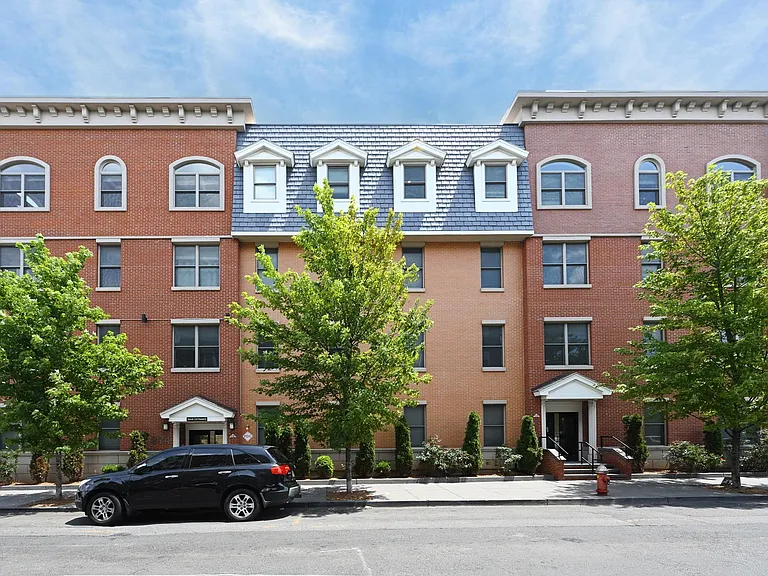 974 Summit Ave #409 — Photo 1
