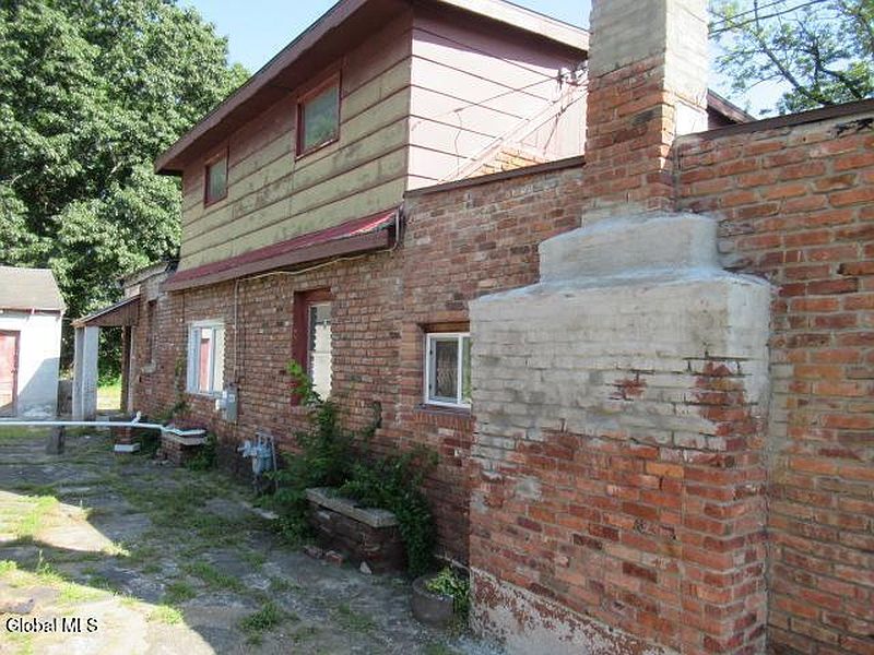 3rd image of 3365 Guilderland Avenue