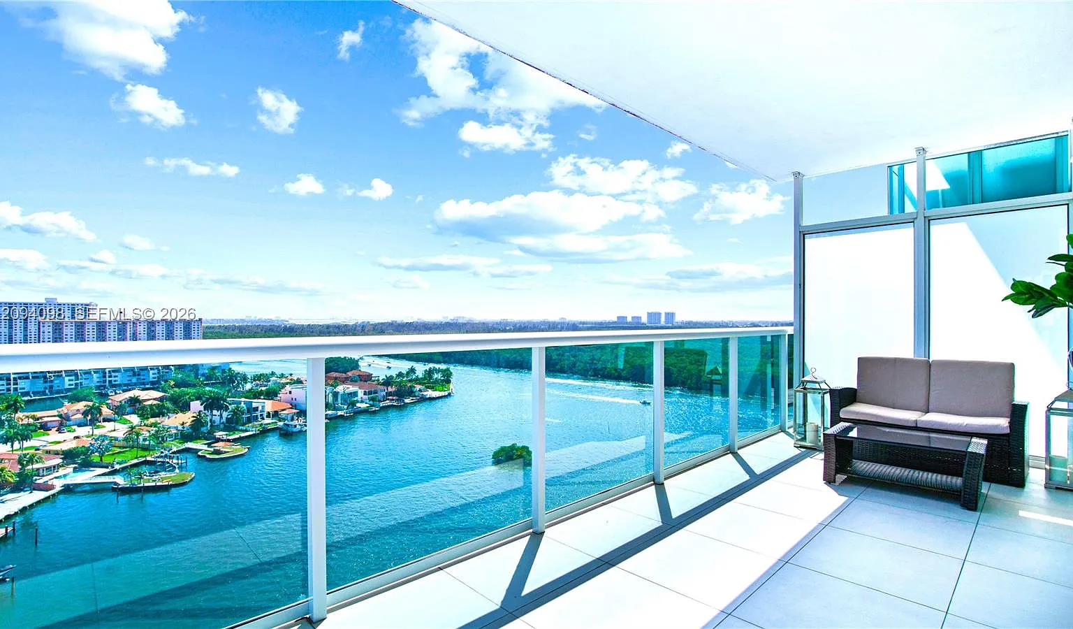 400 Sunny Isles Condo Eas — Photo 1