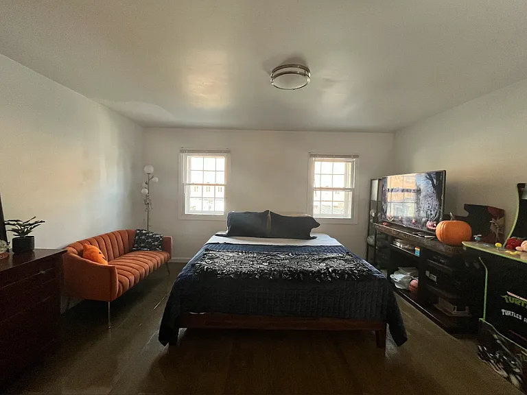 1013 Spruce St #4 — Photo 3
