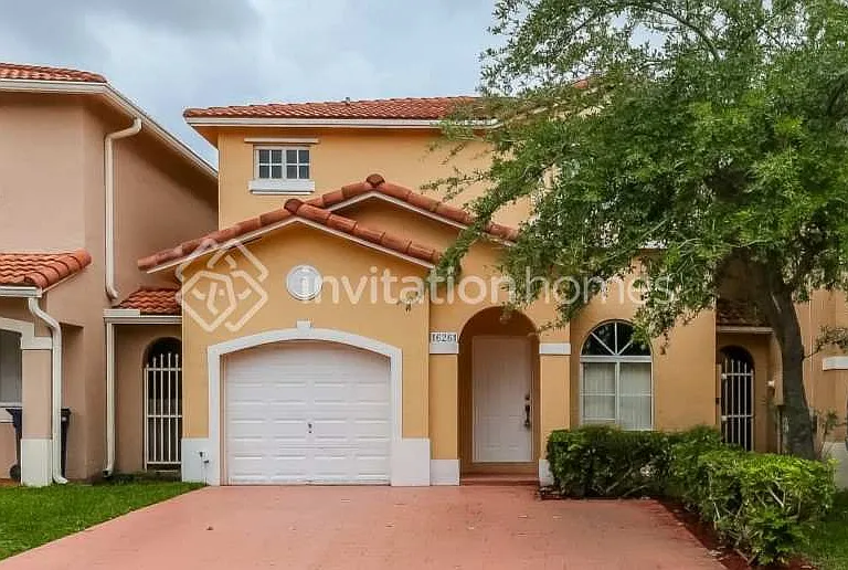 16261 SW 58th Ter — Photo 1