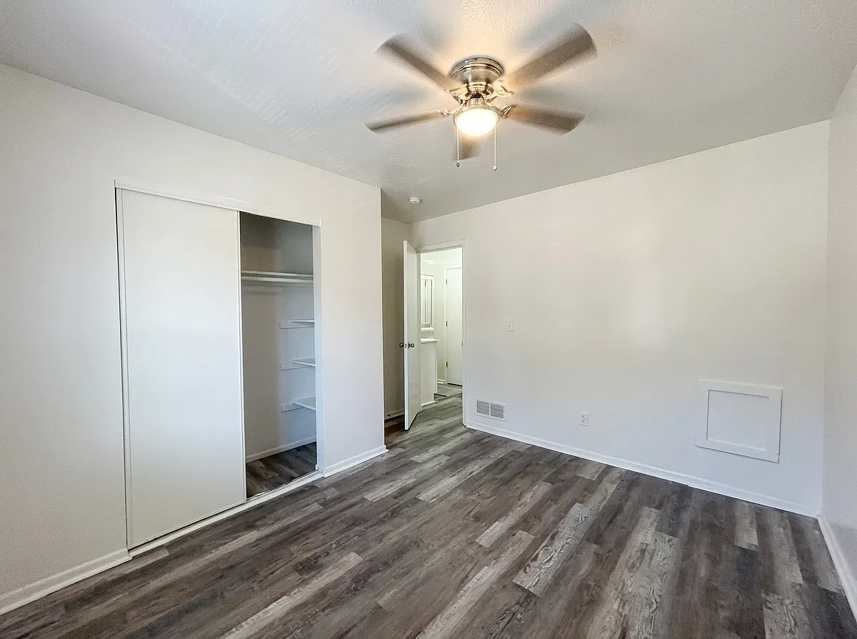 2 bed, 1.5 bath, 1050 sqft, $1,399 — Photo 4