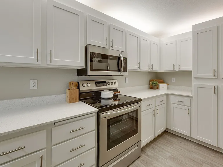 Oswego Pointe — Photo 20