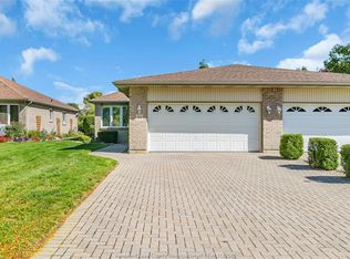 570 Rodfam Dr, Windsor, ON N9G 2W1
