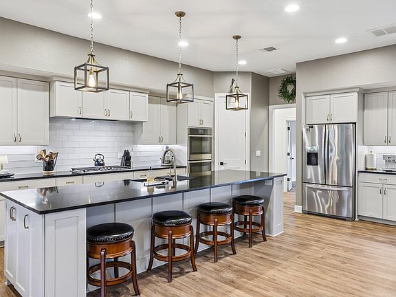 2nd image of 113 Crystal Ln