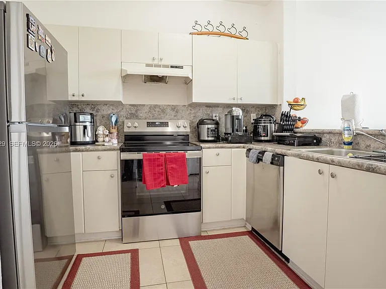 17600 NW 73rd Ave #2016 — Photo 9