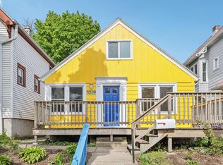 3269 N Oakland Ave, Milwaukee, WI 53211