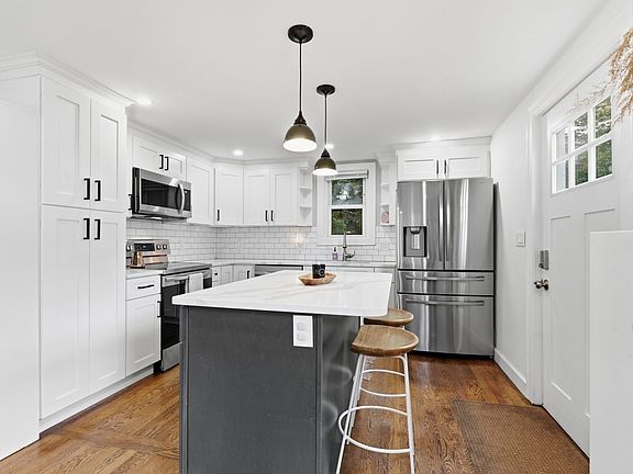 5th image of 28 Cleveland St #0