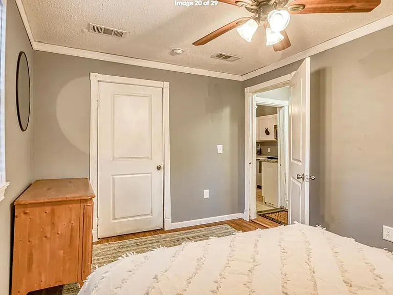 512 Nicoll St — Photo 19