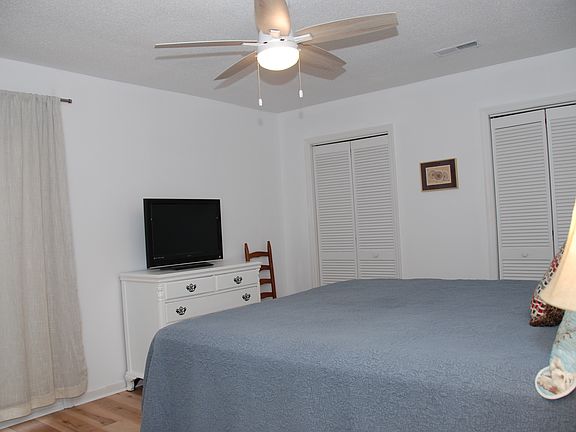 MBR WITH KING BED, LARGE CLOSETS