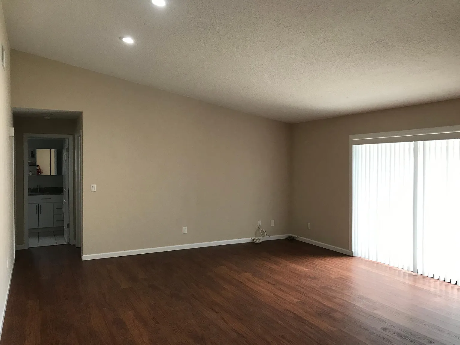 2 bed, 1100 sqft, $2,500 — Photo 3