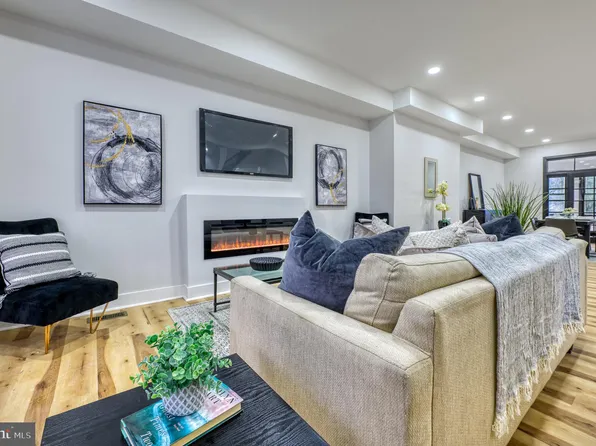 2303 Harlem Ave, Baltimore, MD 21216
