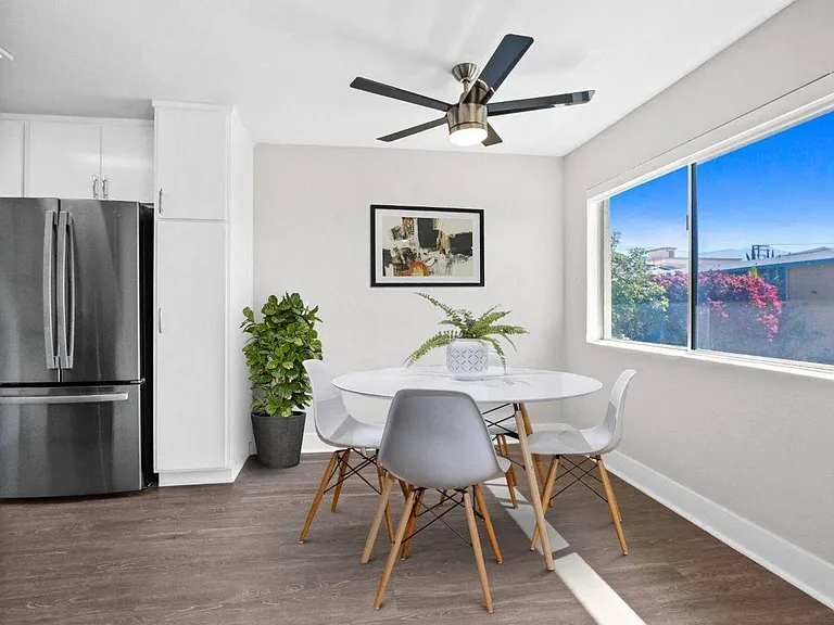 Palm Capri Apartments — Photo 10