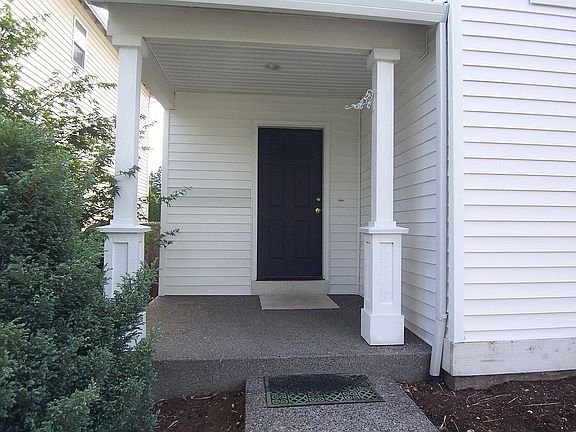 3rd image of 194 NE Archer Ct