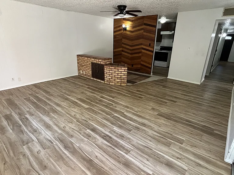 604 Mountain View Ave NE — Photo 14