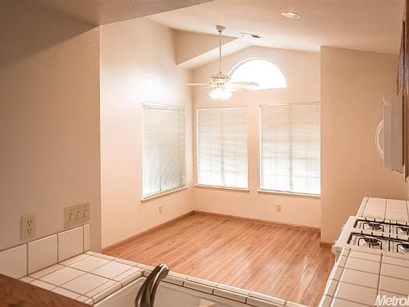 5th image of 2843 Marsh Creek Ln