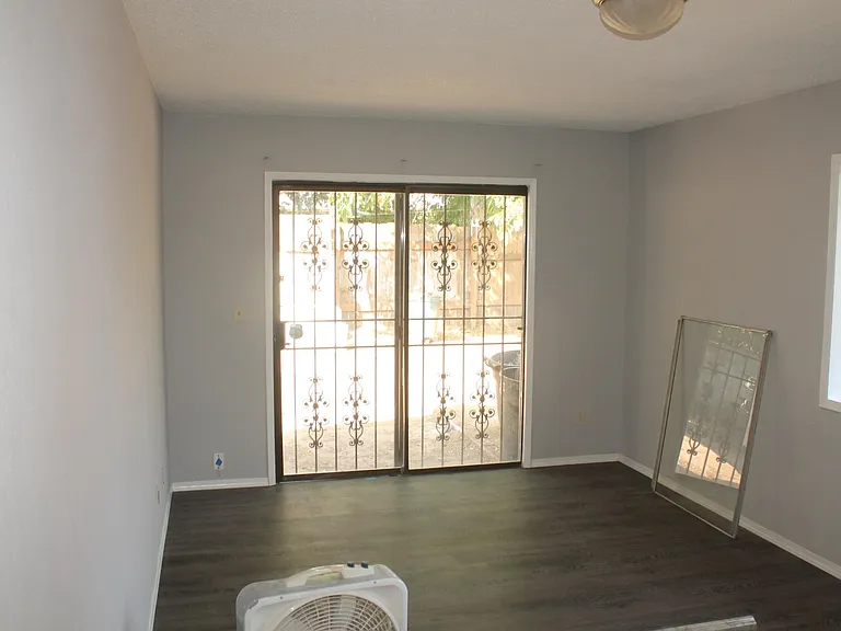 6123 NE 14th Ave — Photo 16