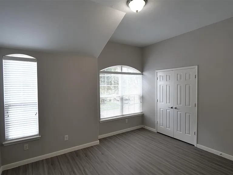 6119 Lakenshire Falls Ln — Photo 30