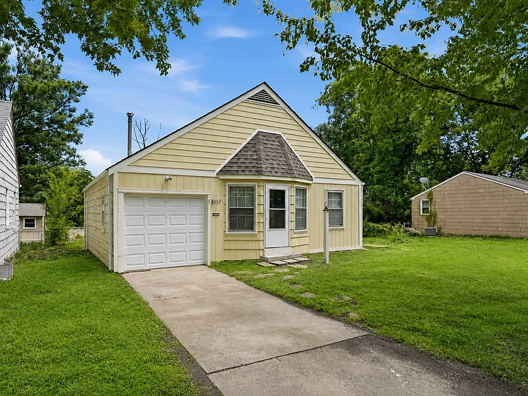 8117 Walnut St — Photo 2