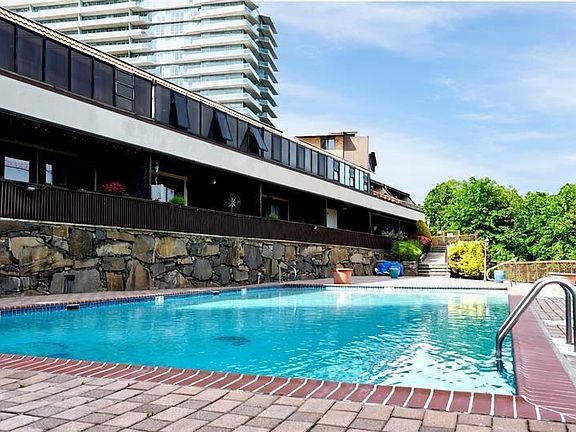 4th image of 300 Gorge Rd APT 6