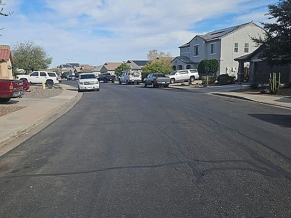 5th image of 2872 N Taylor Ln