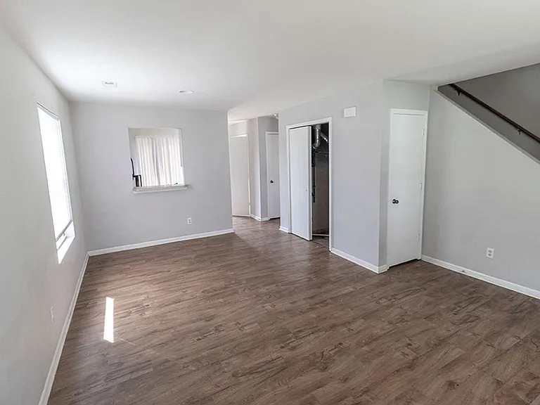 3283 S Brampton Ct — Photo 4