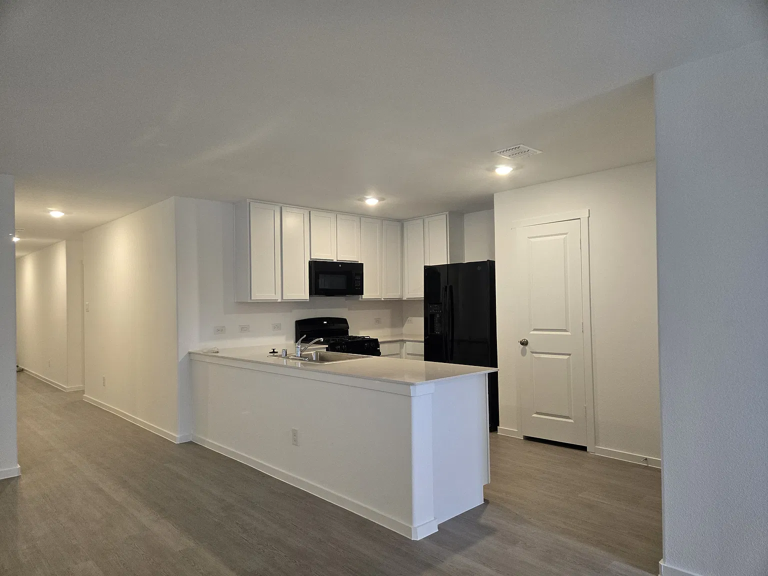 7912 Clements St — Photo 4