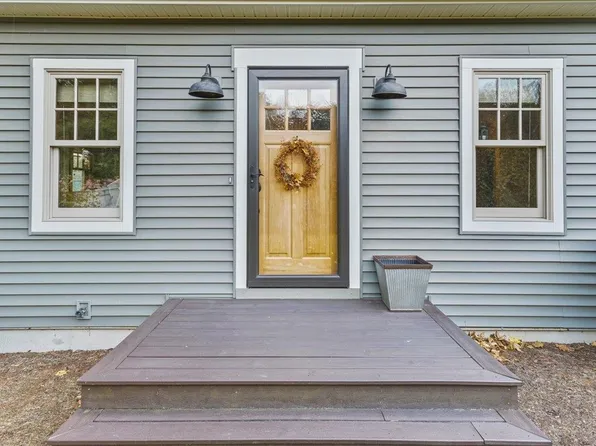 2 Suffolk Lane, Essex, VT 05452