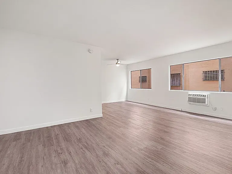 982 Menlo Ave #E214 — Photo 1
