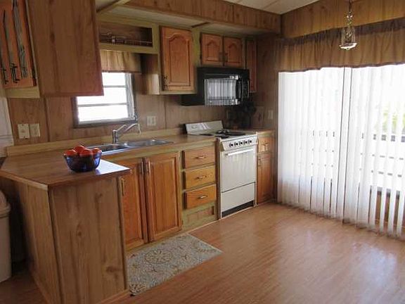 3rd image of 763 Nettles Blvd