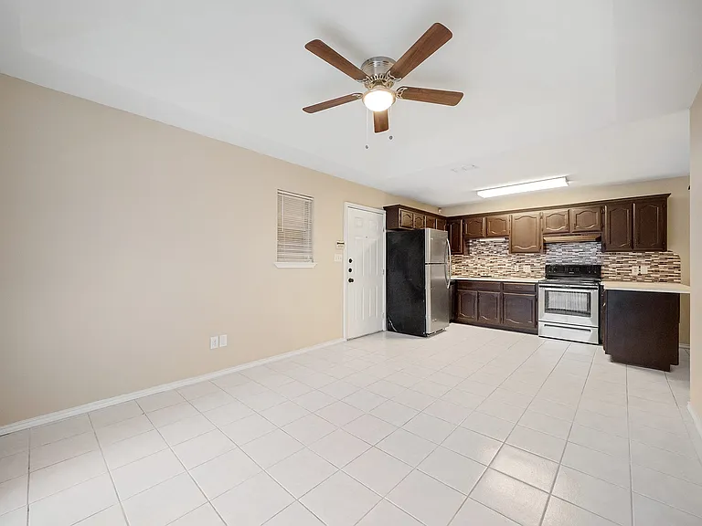 1800 Oasis Dr #108 — Photo 3