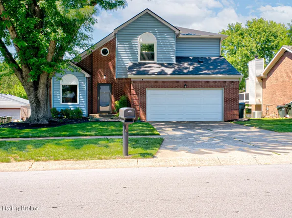 8815 Raintree Dr, Louisville, KY 40220