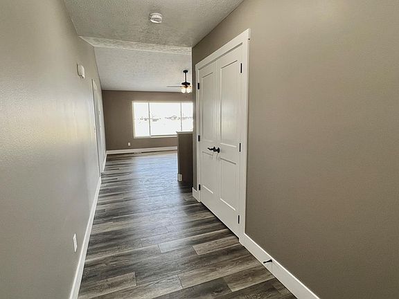 3rd image of 3910 Majestic Ave