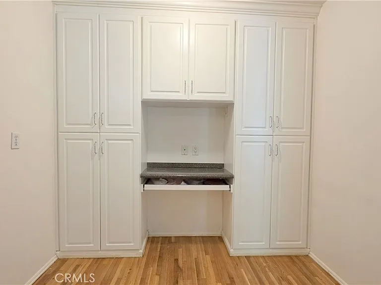 182 E Green St — Photo 7