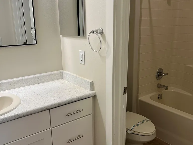 Axis at 739 Apartments — Photo 6