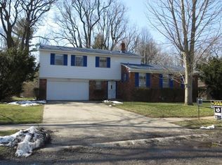 8022 Taunton Rd, Indianapolis, IN 46260