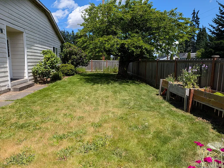 7806 51st Ave NE #B — Photo 13
