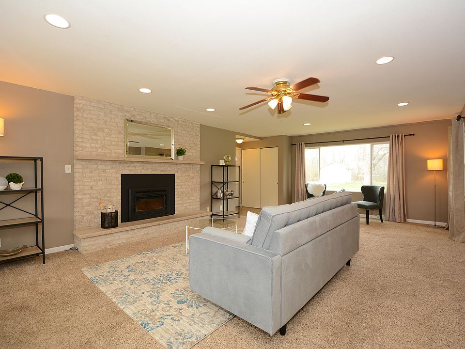 1st image of 3416 W Woodward Dr