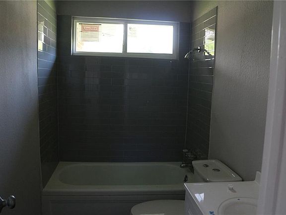 3rd image of 1508 Cloverdale Dr