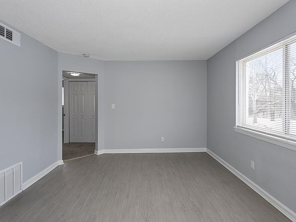 2nd image of 1421 N 55th Dr Unit A