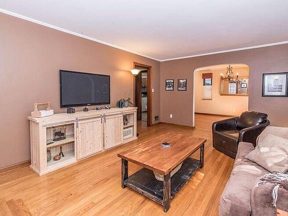 3rd image of 2881 Lafeuille Ave