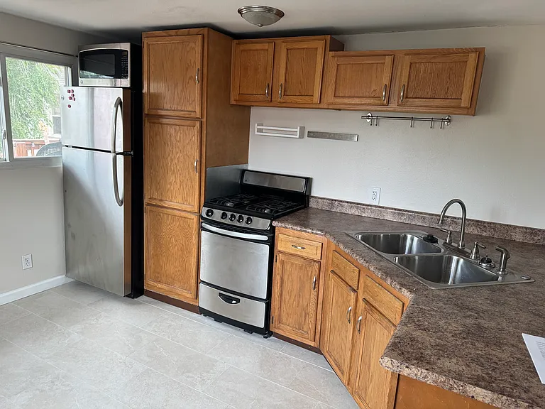 622 N Logan St #1 — Photo 8