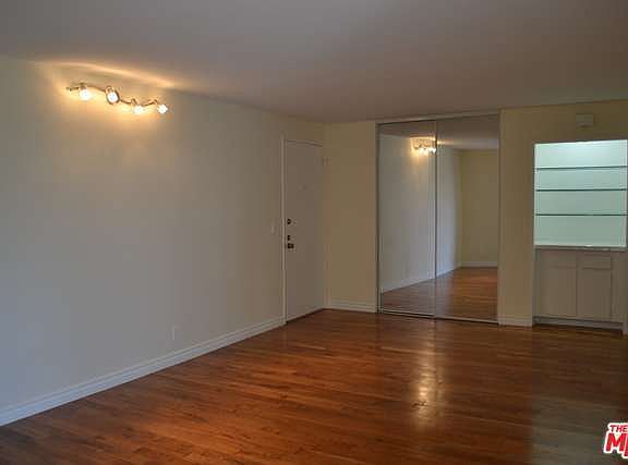 3rd image of 525 N Sycamore Ave APT 328