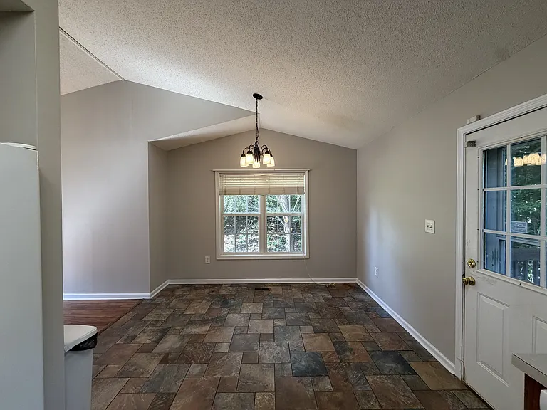 375 Brookfield Dr — Photo 7