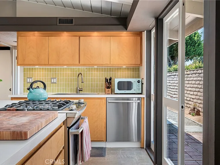 3257 Karen Ave — Photo 11