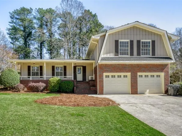 180 Jade Cove Cir, Roswell, GA 30075