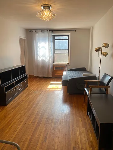 150 W End Ave Photo 1