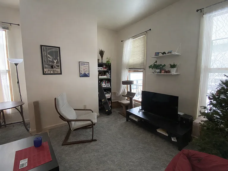 810 E Gorham St — Photo 14